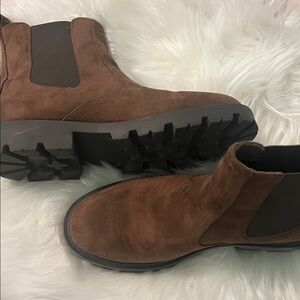 LIKE NEW NEVER WORN Nine West Brown Suede Ankle Boots